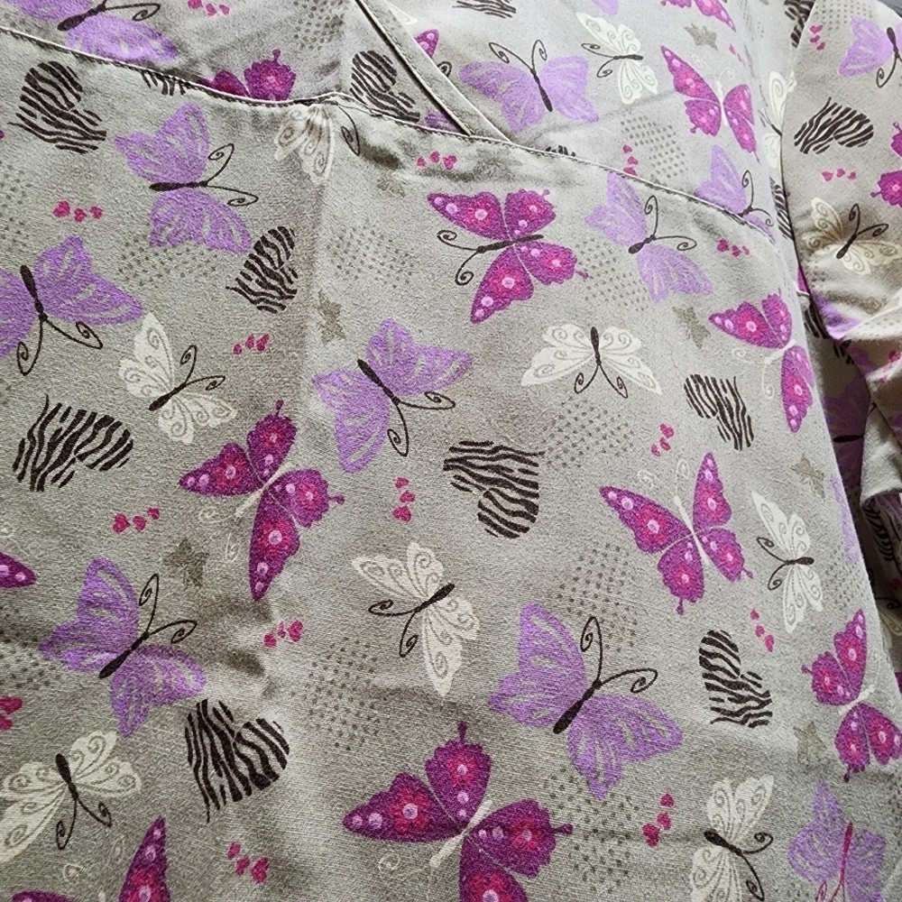 3-2-1 Scrub Tops Lot Women's Medium Hearts Butterflies Valentine's Day Nurse - Picture 10 of 16